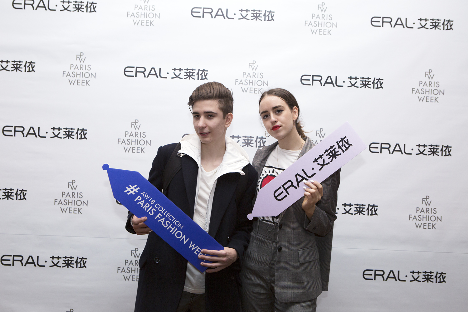 中国时尚终于觉醒啦，艾莱依刚刚惊艳了巴黎时装周 新闻配图