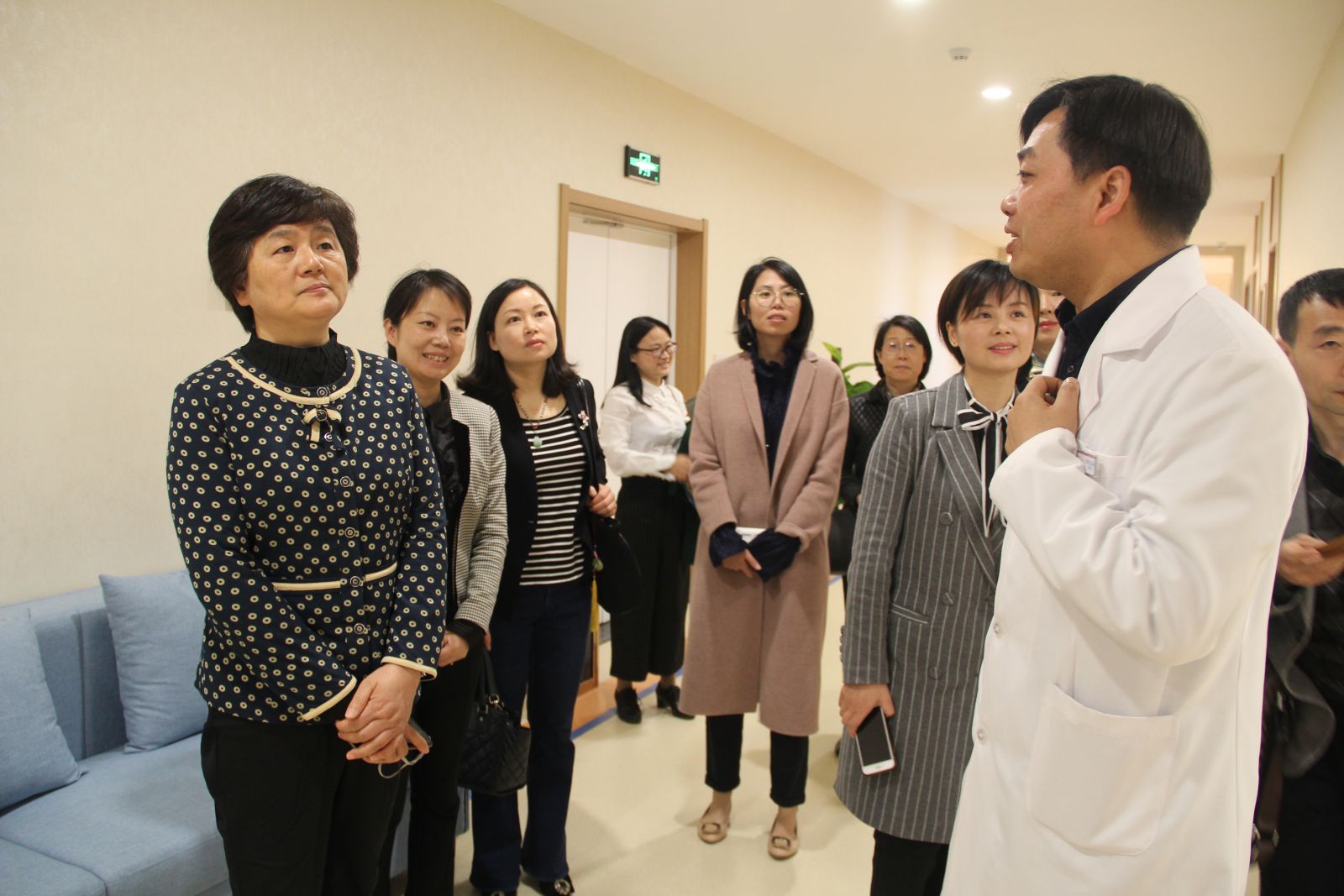 省妇联主席王文娟一行莅临艾莱依集团参观调研 新闻配图
