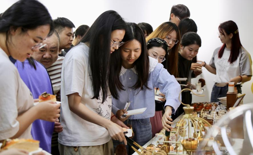 柿柿如意·顺顺栗栗|艾莱依杭州运营中心文化活动成功举行 新闻配图
