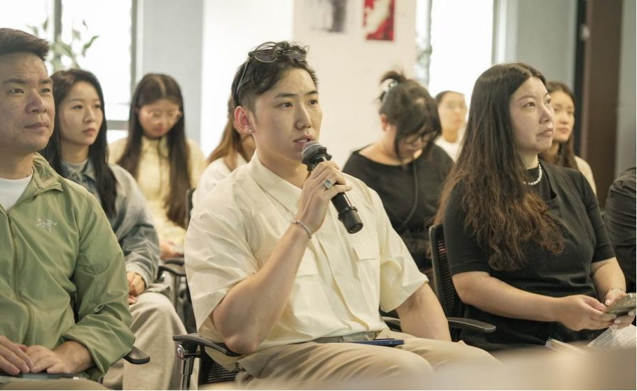 艾莱依AIGC设计创新大赛暨培训结营仪式成功举行 新闻配图