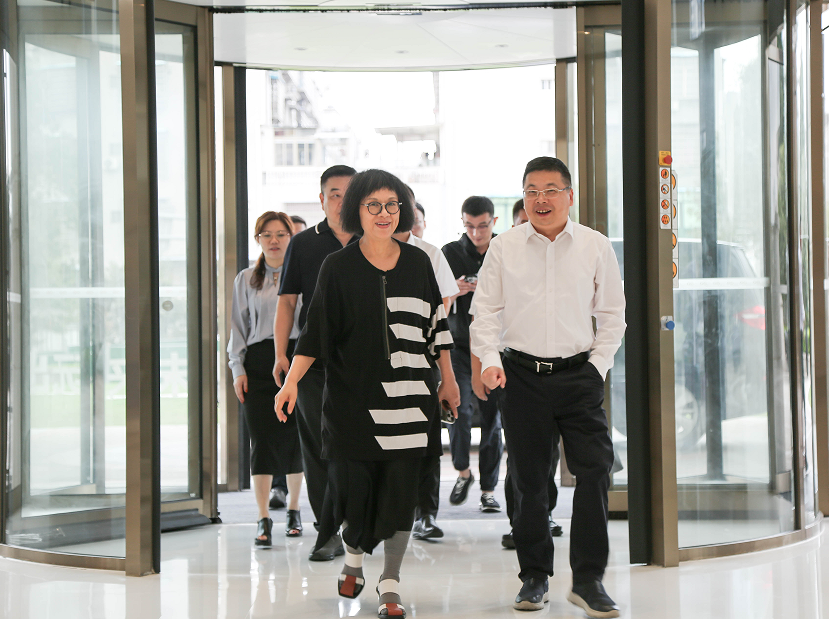 丽水市副市长周和平莅临艾莱依调研指导 新闻配图