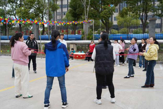 家纺工厂“悦享春日，韧性向未来”主题趣味活动圆满结束 新闻配图