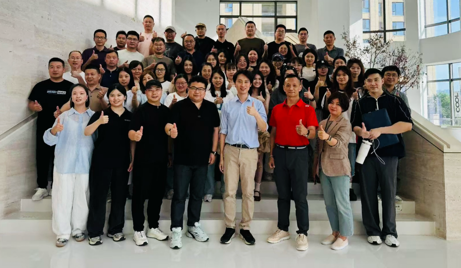 艾莱依&东华大学|合作共启供应链色彩管理新征程！ 新闻配图