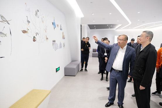 丽水市委书记胡海峰莅临艾莱依调研指导强调：优化环境、精准服务、助力企业练好内功做精主业 新闻配图