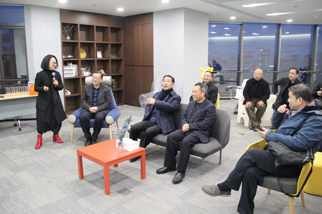 上海市普陀区政协主席钱城乡一行莅临艾莱依集团丽水总部参观 新闻配图