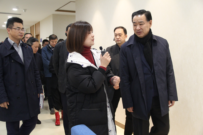 上海市普陀区政协主席钱城乡一行莅临艾莱依集团丽水总部参观 新闻配图