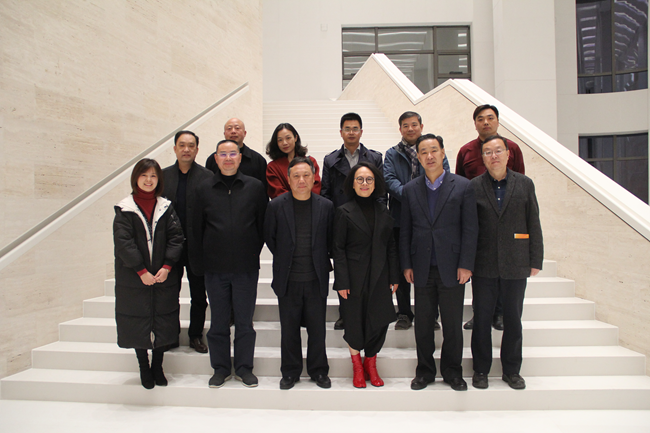 上海市普陀区政协主席钱城乡一行莅临艾莱依集团丽水总部参观 新闻配图